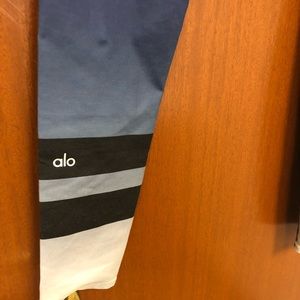 alo Yoga airbrush legging